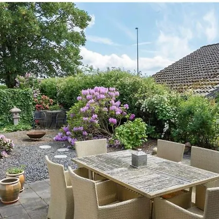 Stort Hus I Rolige Omgivelser וילה